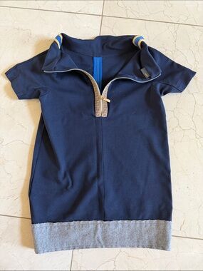 Fendi Dress Kids 5 Navy Zip-back Top front yellow vertical line with Gray bottom